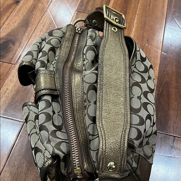 Coach Stylish Brown Patterned  Bag - Picture 6 of 13